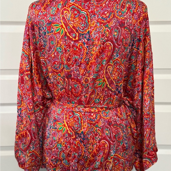 Cute wrap top - Picture 6 of 6